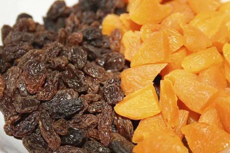 Raisins and apricots 